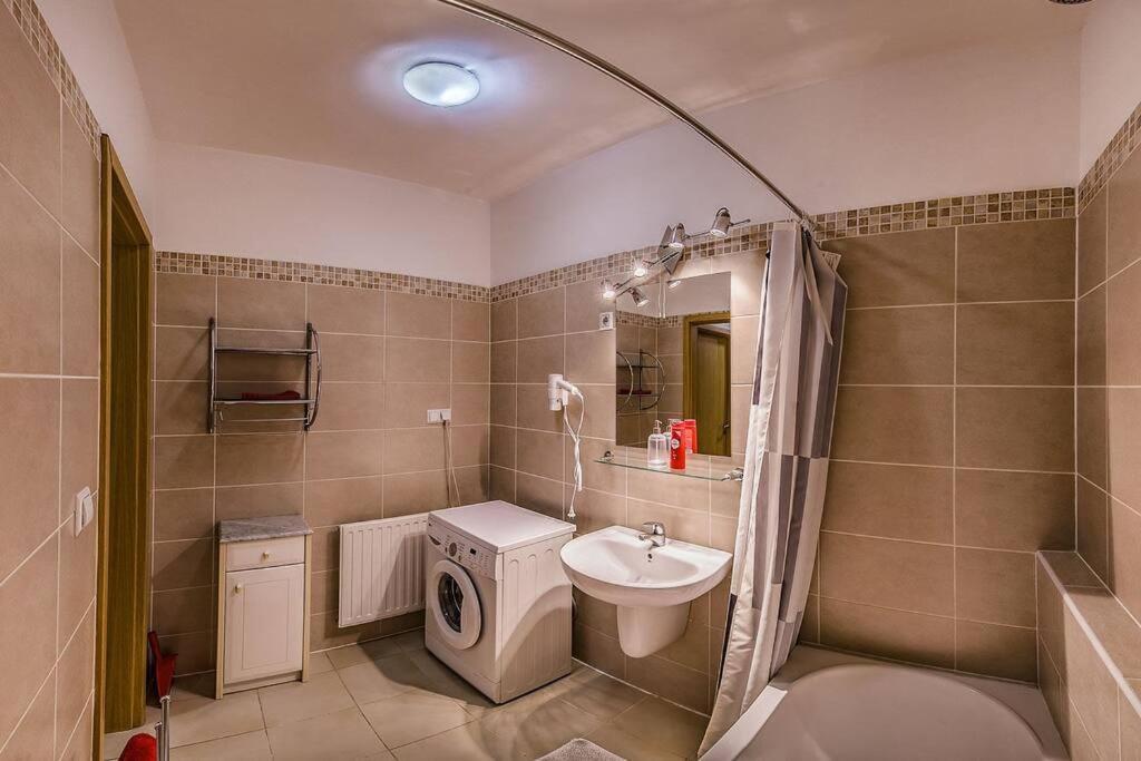 Premium Apartment By Hi5- Cp With Free Parking Budapest Exterior photo